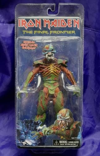 Iron Maiden Eddie Final Frontier 希少フィギュア Amazon.com: NECA Iron Maiden 9 inch Final Frontier Action